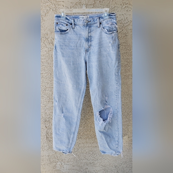 Abercrombie & Fitch Denim - Abercrombie & Fitch The Mom High Rise Jeans 29 8L